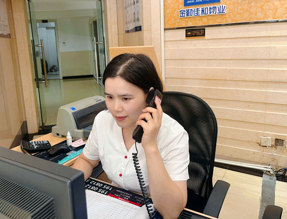 8月服務之星客服部-李孝梅 (3).jpg 圖片